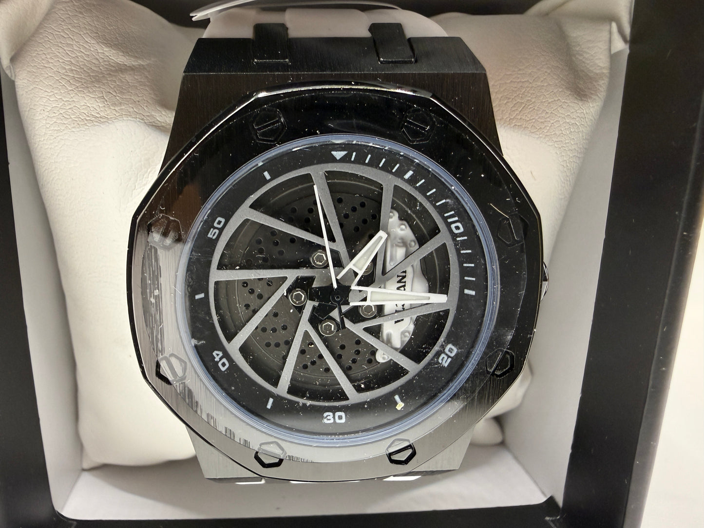 Invicta Speedway Rim (69492) - 42mm Men's Watch